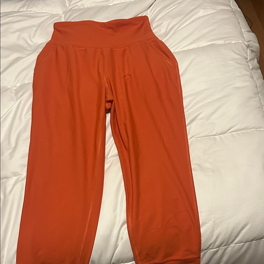 Old Navy High-Waist Cropped Active Leggings - Vibrant Orange